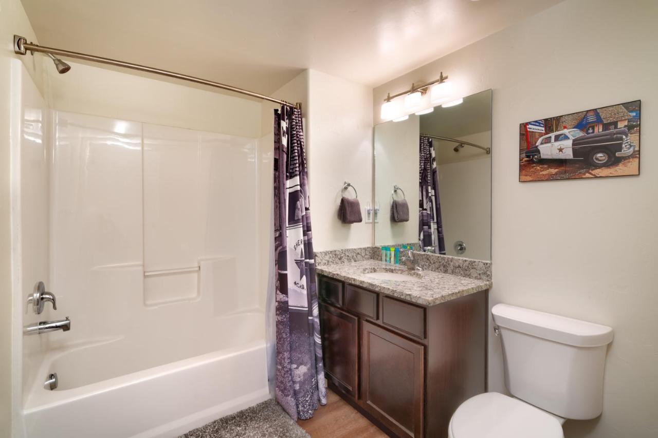 2A Relaxing Redcliff Condo Моуаб Екстериор снимка