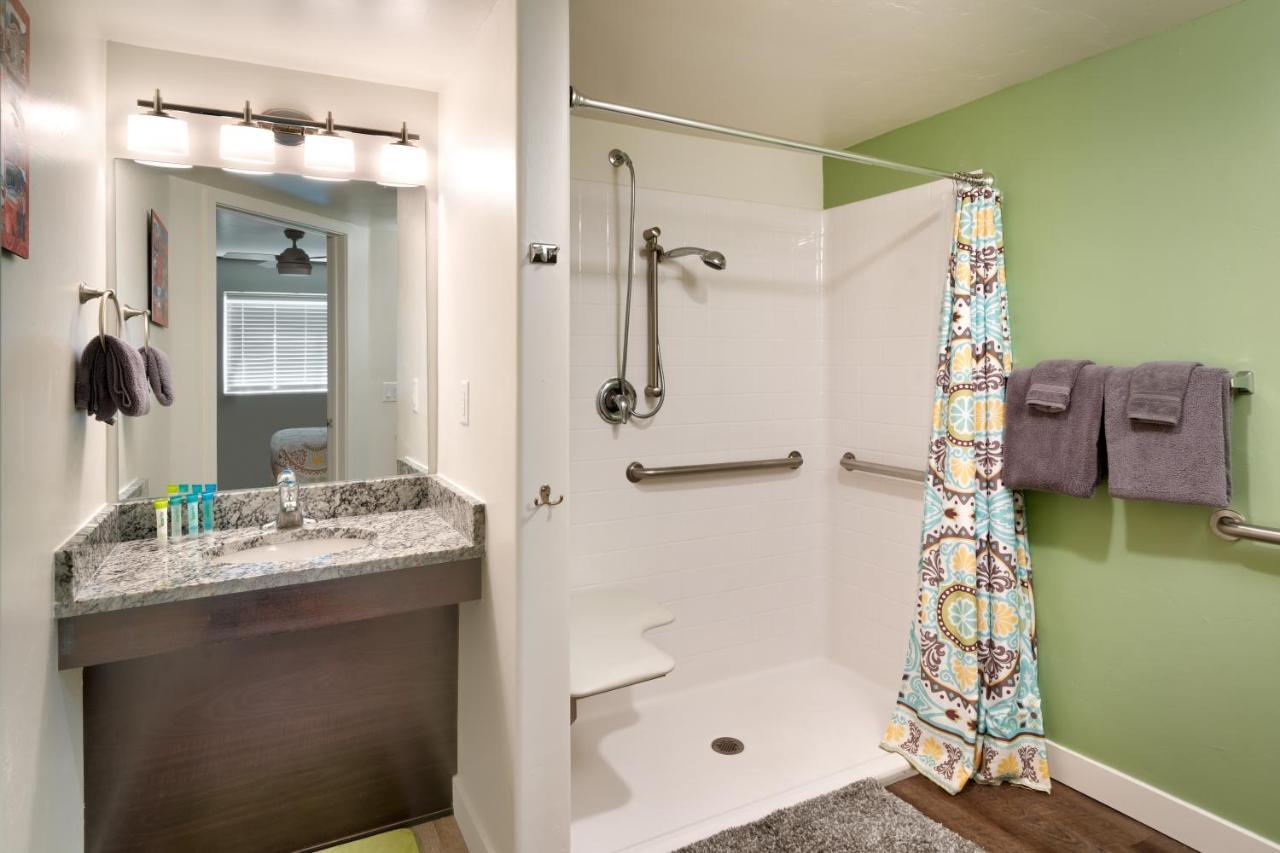 2A Relaxing Redcliff Condo Моуаб Екстериор снимка